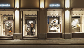 Hermes-shop-displays-by-Tim-John-Fall-2013-Germany-03